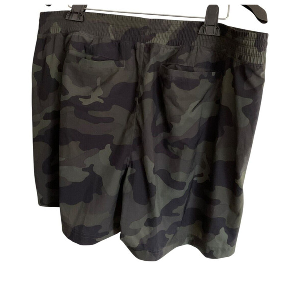 Camo StretchTech Men's XL Quick Dry Shorts Zipper Pockets Activewear Running Jog - Picture 2 of 11